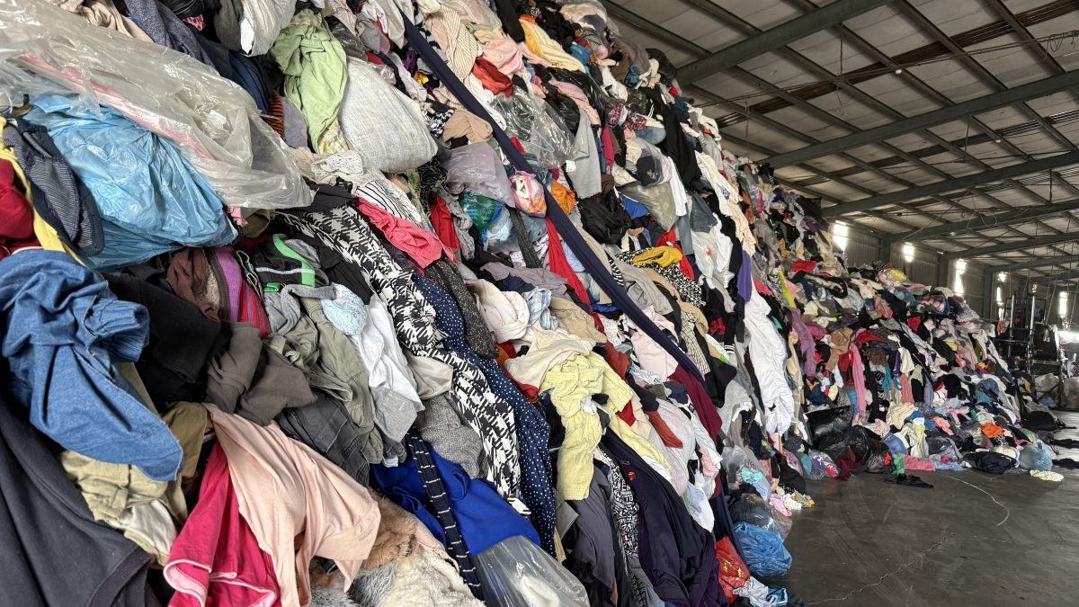 secondhand clothes raw material in warehouse